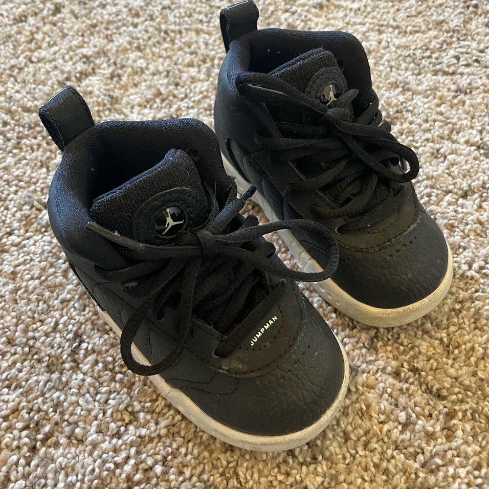 Nike Jumpman black sneakers size 5 (baby)